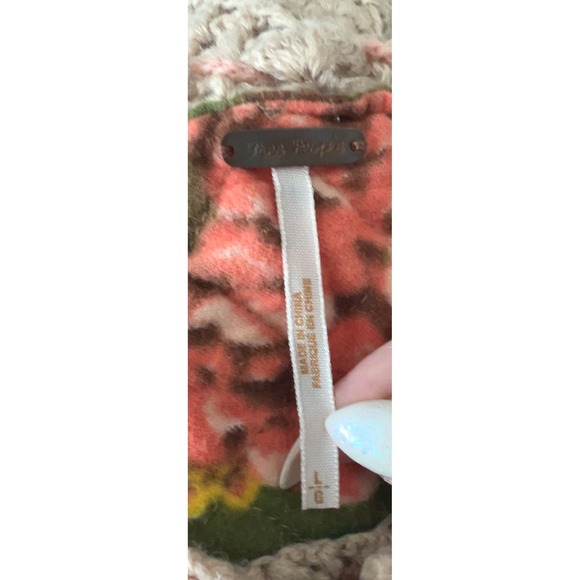 Free People knit crochet sweater size Large - Picture 3 of 7